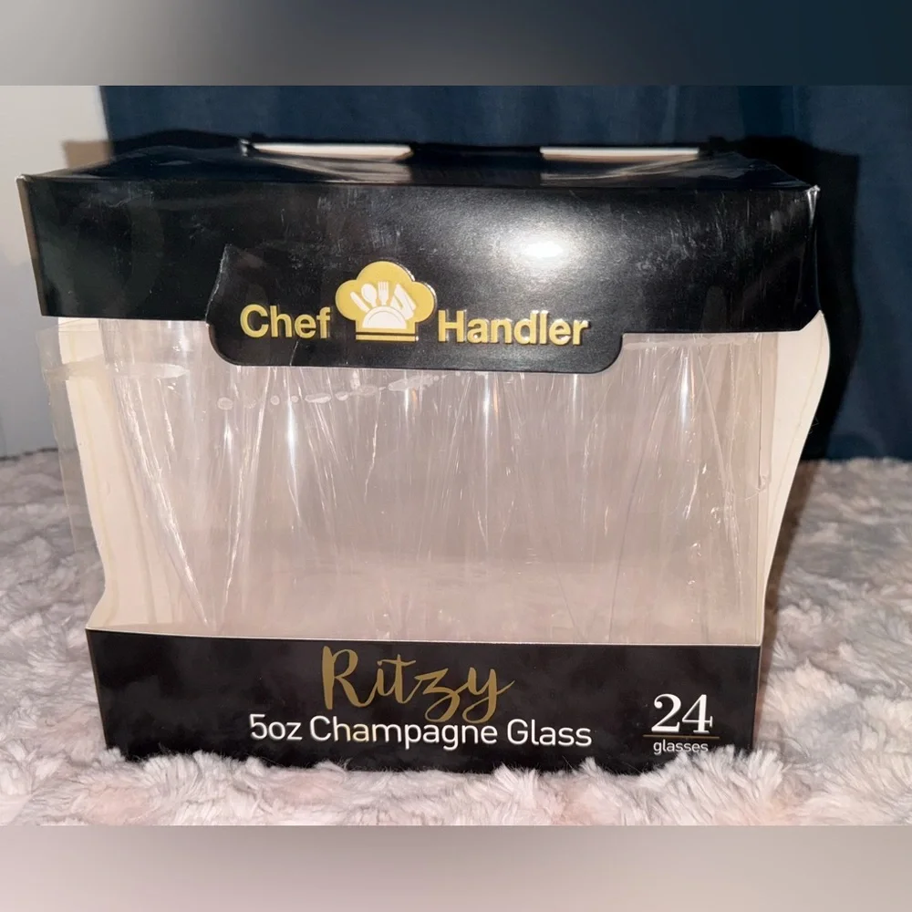NWT’s Ritzy Clear Wine Glasses - 24 Pack
